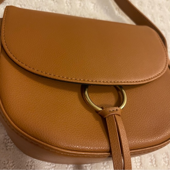 JJ Winters Elegant Tan Crossbody Bag - Picture 8 of 17